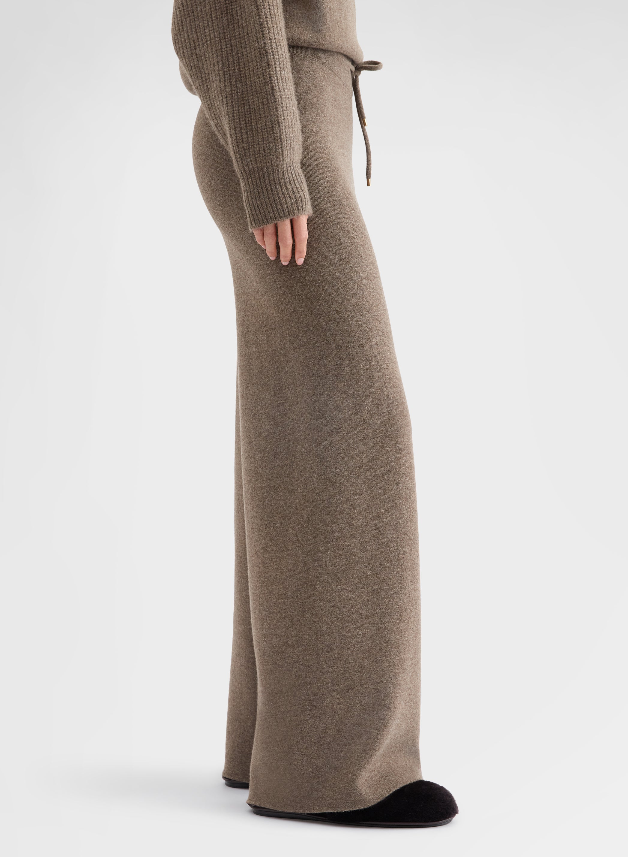 CASHMERE WOOL SILK JOGGERS MOCHA