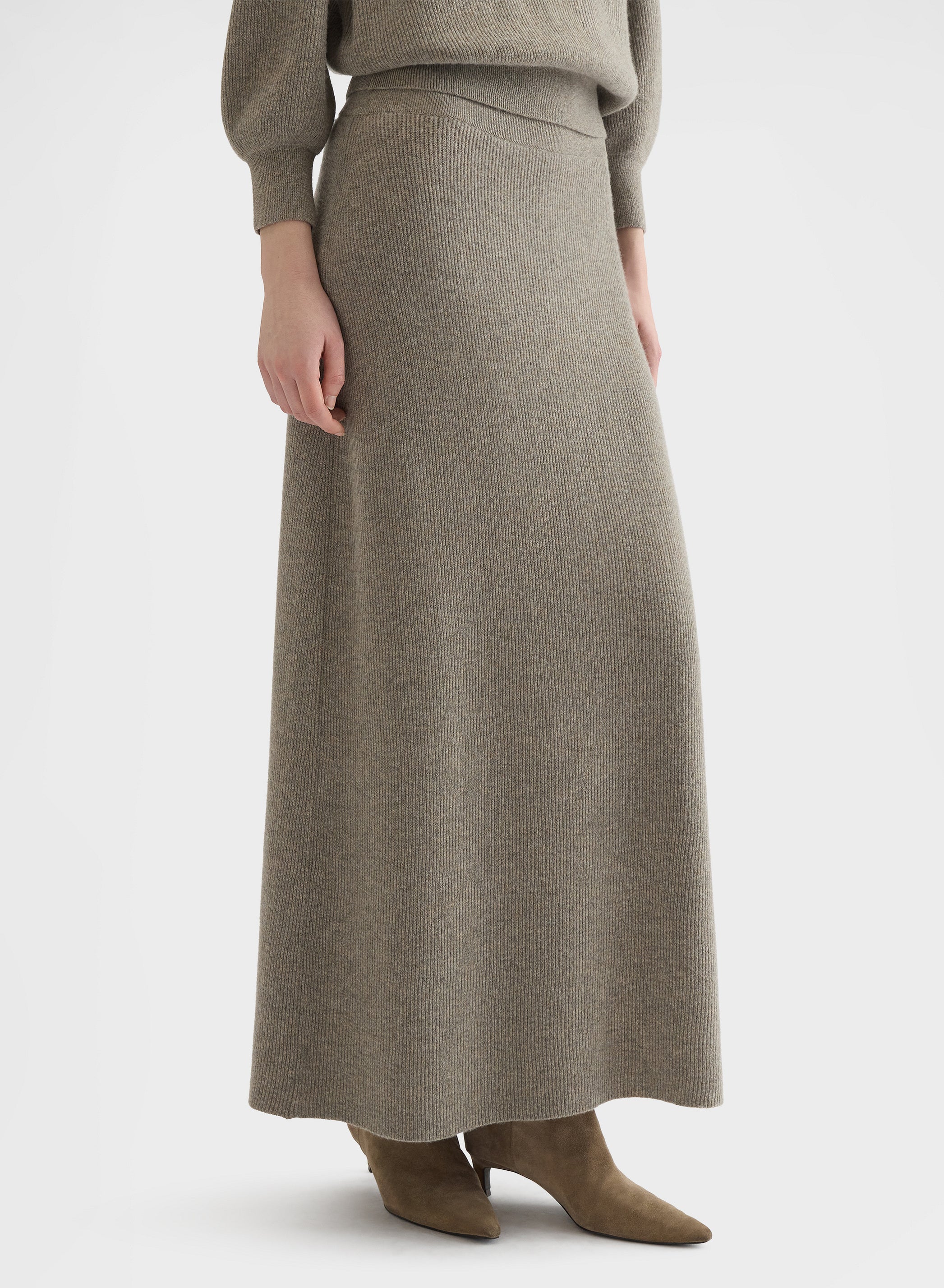 CASHMERE ENGLISH RIB HIGH WAISTED MIDI SKIRT SAND