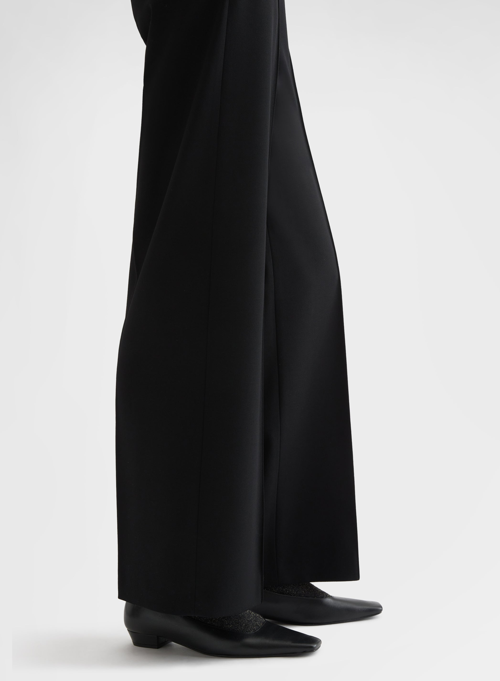 FLUID WOOL NEW YORK STRAIGHT PANTS BLACK