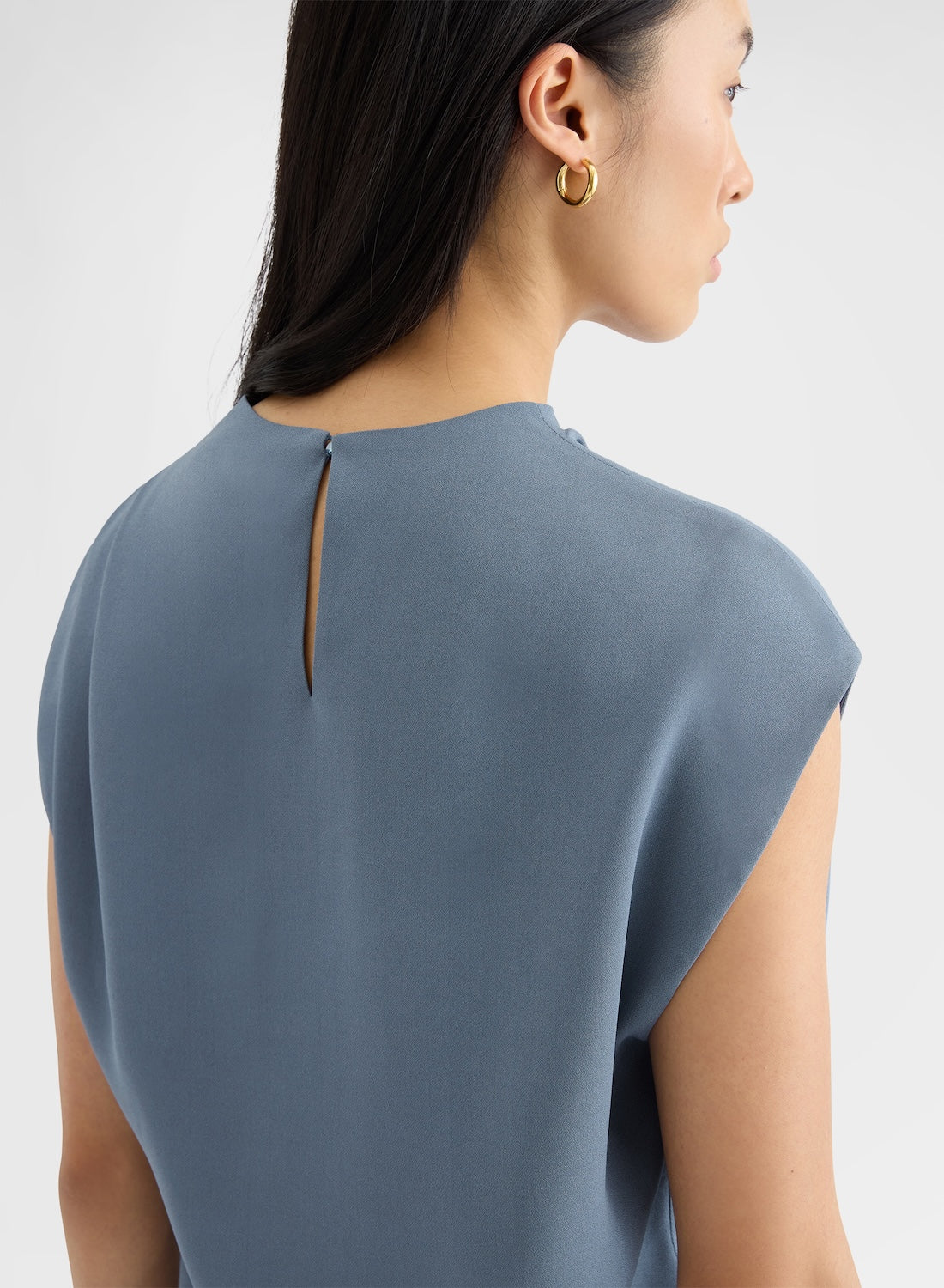 MATT SILK BLEND COWL-NECK TOP DARK POWDER