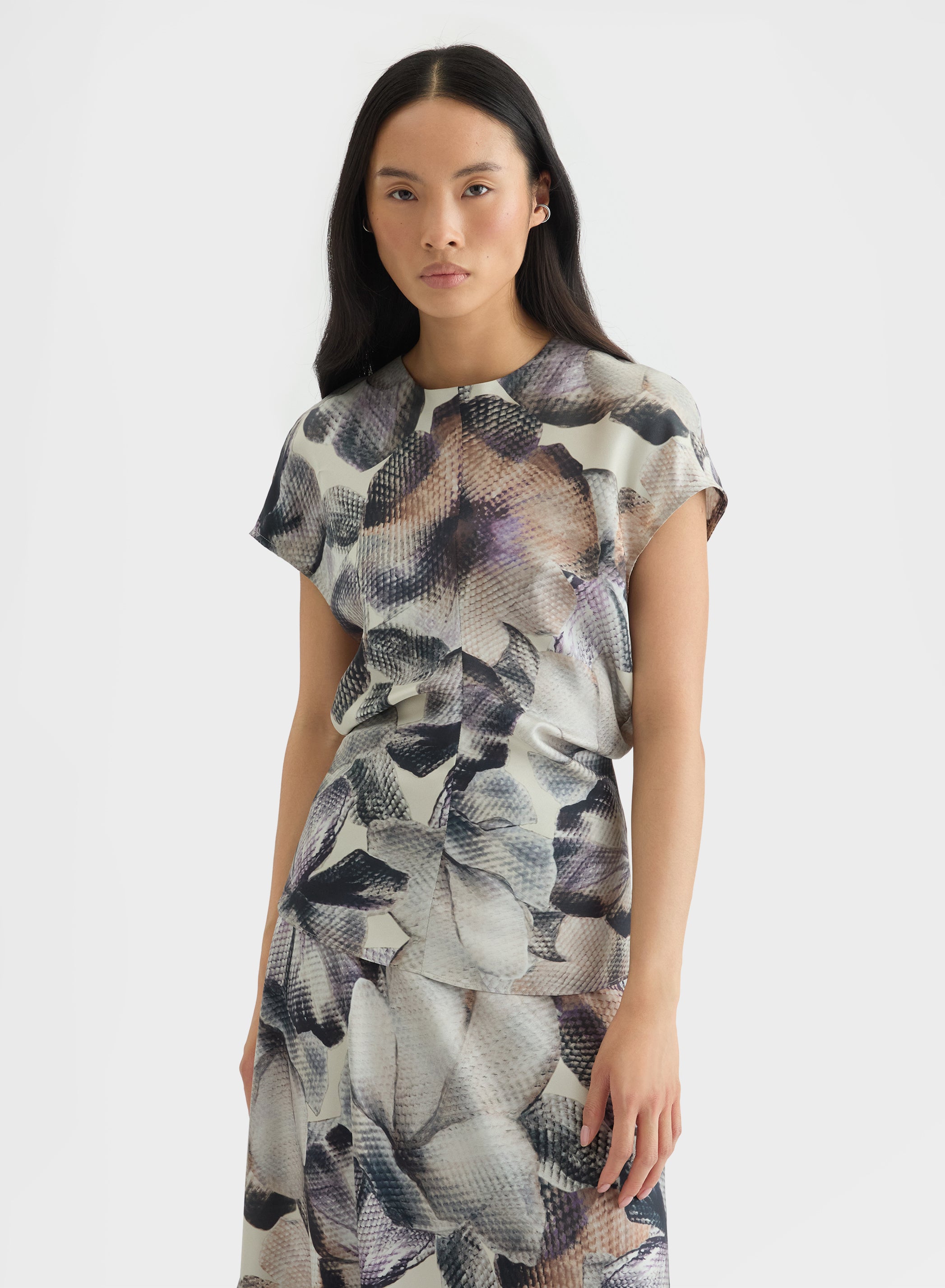 SOFT FLOWERS PRINT FITTED TOP