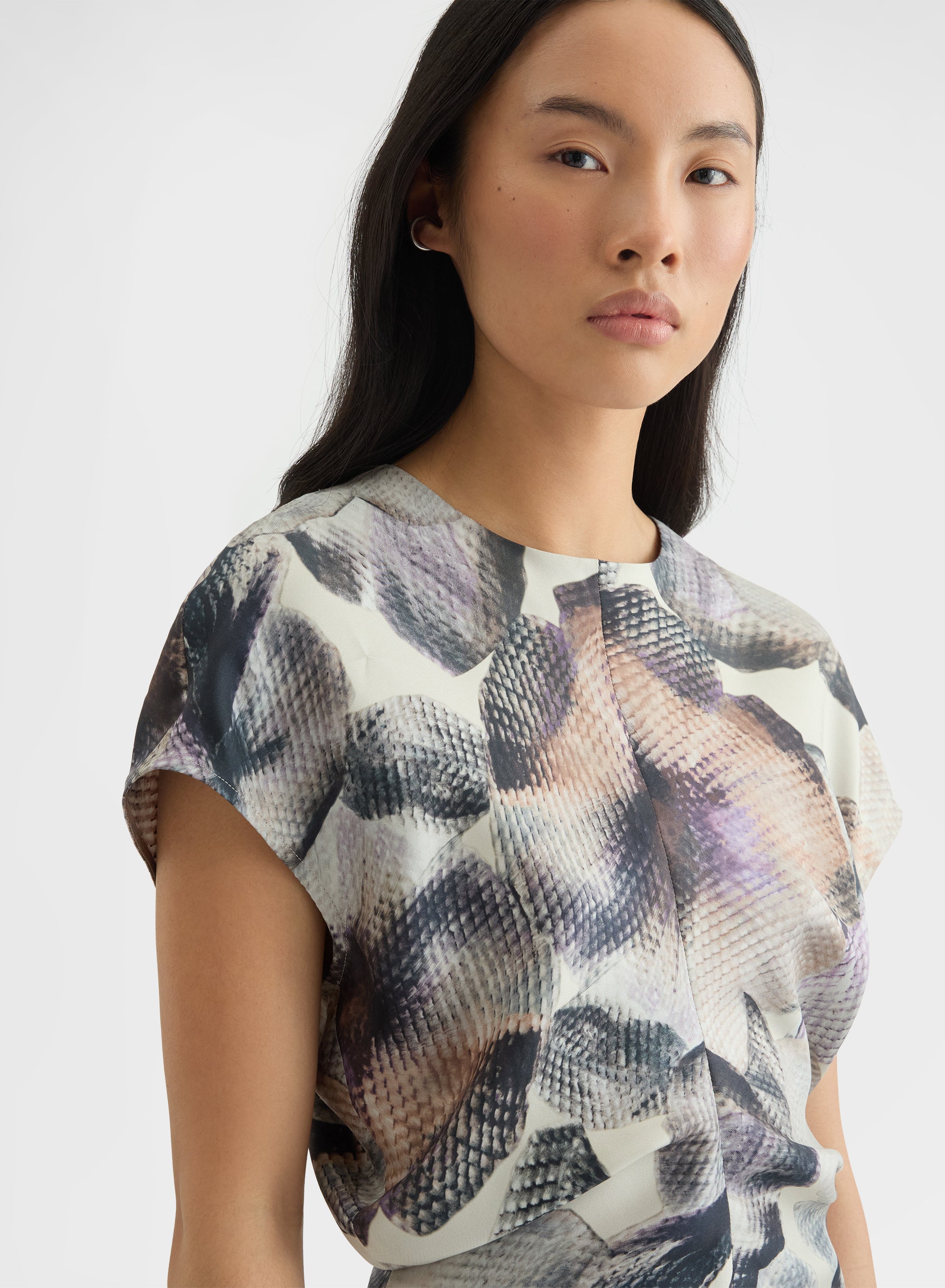 SOFT FLOWERS PRINT FITTED TOP