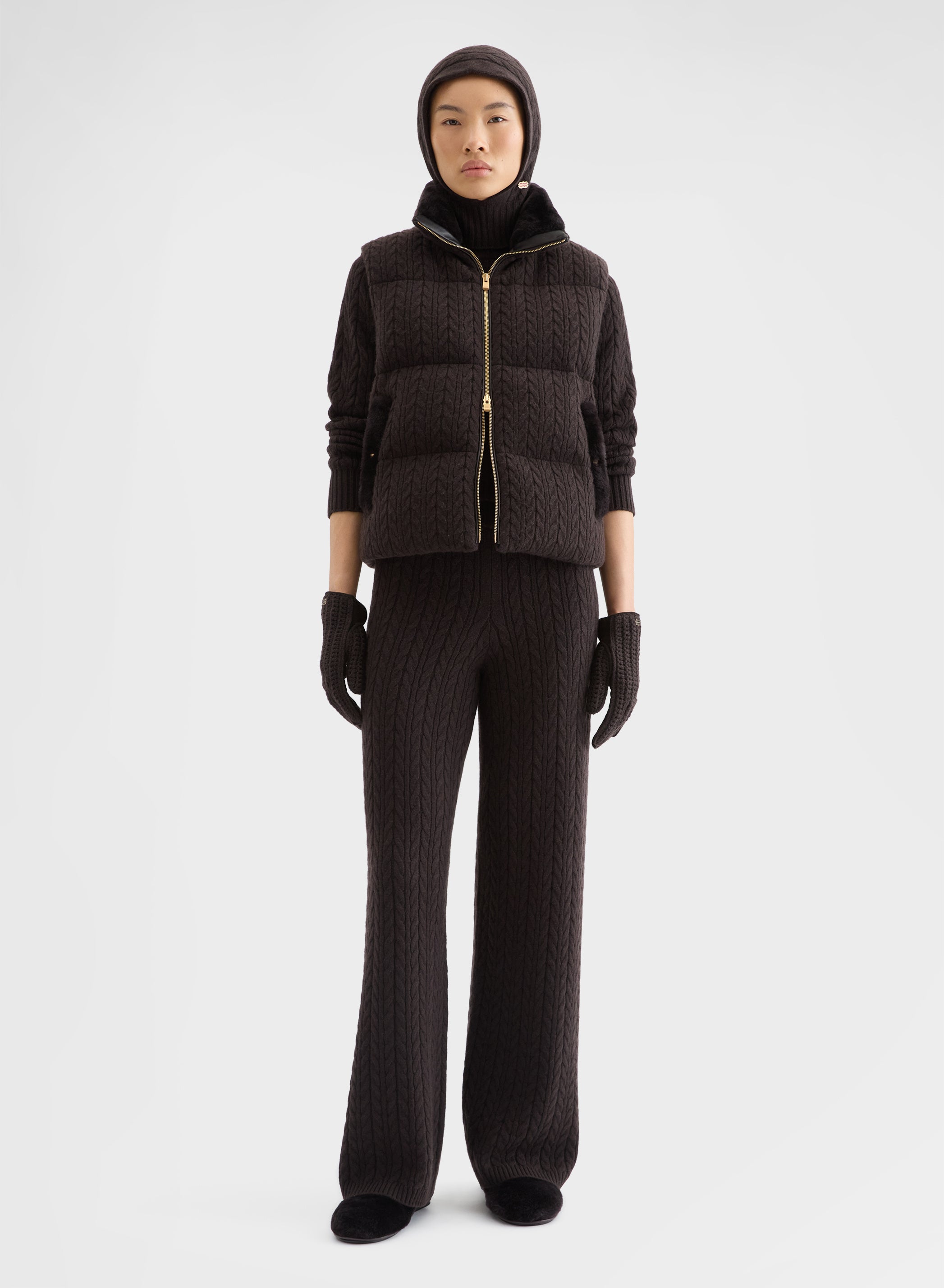 CABLE KNITTED CASHMERE CROPPED PUFFER VEST