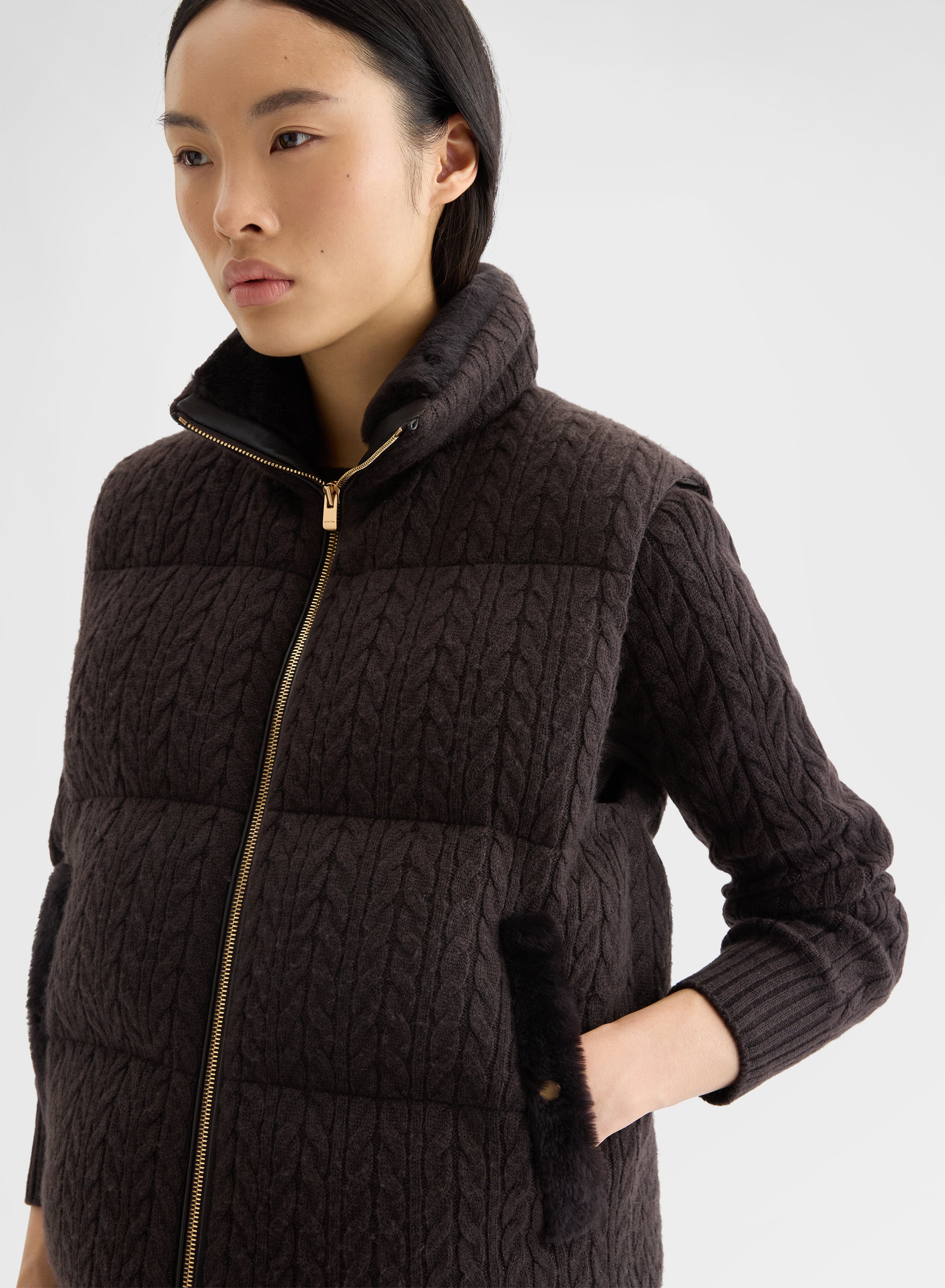CABLE KNITTED CASHMERE CROPPED PUFFER VEST